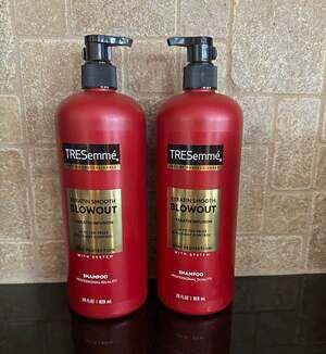 TRESemmé Keratin Smooth Blowout Shampoo Anti-Frizz Heat Protect 28 fl oz
